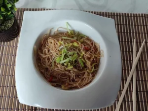 Noodles cu vita